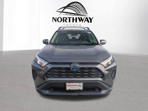 Used 2022 Toyota RAV4 XLE w/ Convenience Package AWD/4WD image 8