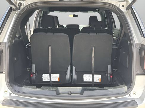 Used 2019 Ford Explorer XLT w/ Equipment Group 201A AWD/4WD image 8
