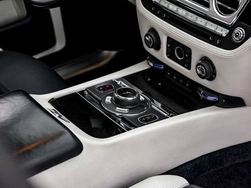 Used 2019 Rolls-Royce Ghost image 25