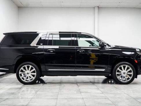 Used 2024 Cadillac Escalade ESV Premium Luxury Platinum AWD/4WD image 7
