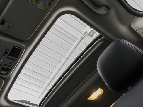 Used 2017 Subaru Outback 2.5i Limited image 25