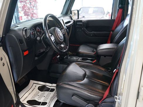 Used 2017 Jeep Wrangler Unlimited Rubicon AWD/4WD image 24