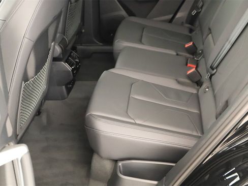 New 2025 Audi Q3 2.0T Premium image 28