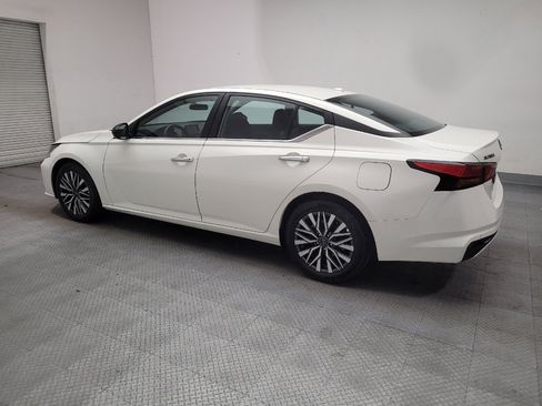Used 2025 Nissan Altima 2.5 SV FWD image 3