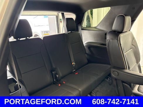 Used 2022 Chevrolet Traverse Premier w/ Redline Edition AWD/4WD image 38