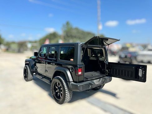 Used 2019 Jeep Wrangler Unlimited Sport S AWD/4WD image 6