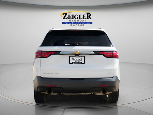 Used 2023 Chevrolet Traverse LT w/ LT Premium Package AWD/4WD image 5