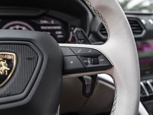 Used 2019 Lamborghini Urus image 22