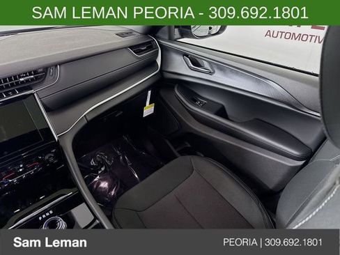 New 2025 Jeep Grand Cherokee Laredo X w/ Luxury Tech Group I image 23