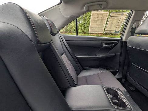 Used 2016 Toyota Camry SE FWD image 27