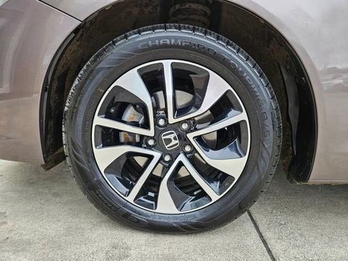 Used 2015 Honda Civic EX image 9