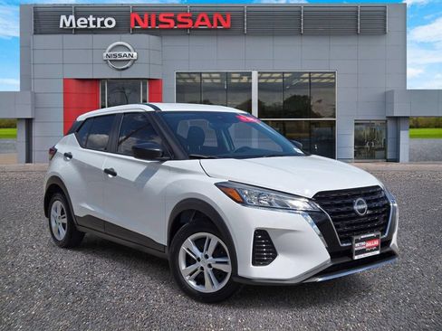 Certified 2025 Nissan Kicks Play S FWD image 1