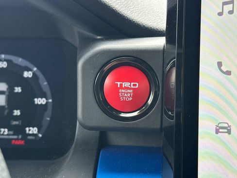 Used 2025 Toyota Tacoma TRD Off-Road image 28