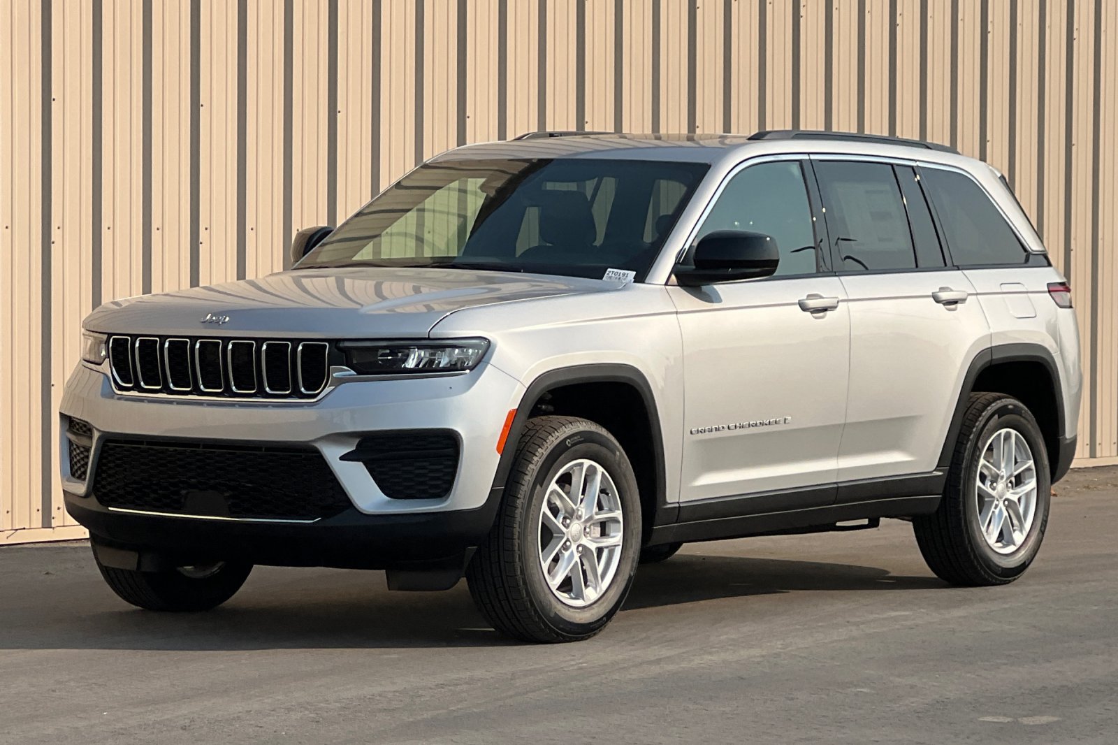 New 2026 Jeep Grand Cherokee Laredo X AWD/4WD image 3