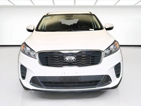 Used 2020 Kia Sorento LX FWD image 2