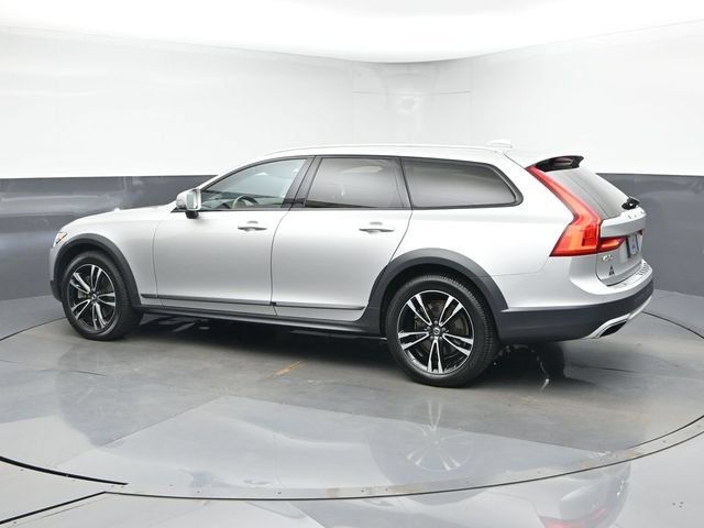 Used 2018 Volvo V90 T5 Cross Country w/ Plus Package AWD/4WD image 6