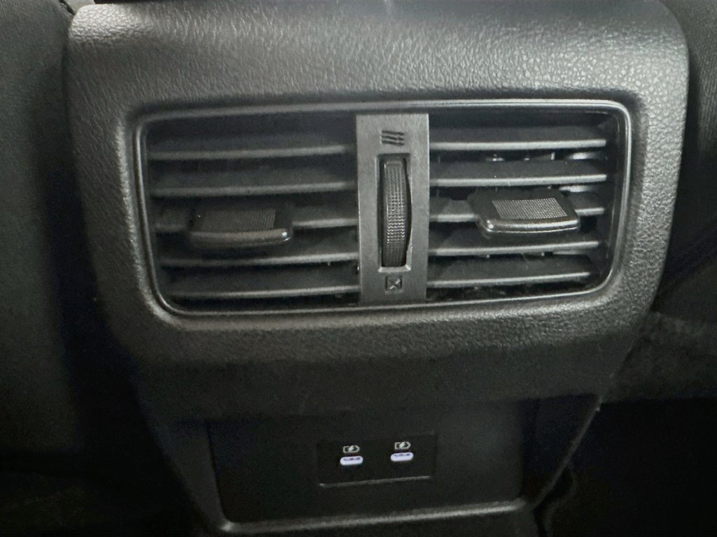 Used 2025 Nissan Rogue SV FWD image 29