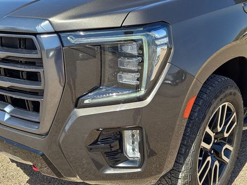 Used 2021 GMC Yukon AT4 w/ Rear Media and Nav Package image 9