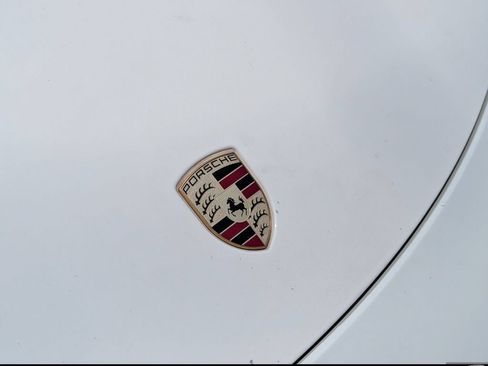 Used 2018 Porsche 718 Boxster RWD image 9