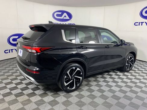 Used 2024 Mitsubishi Outlander SE FWD image 3