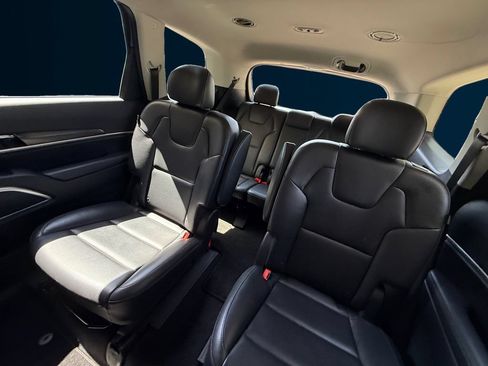 Used 2025 Kia Telluride S AWD/4WD image 16