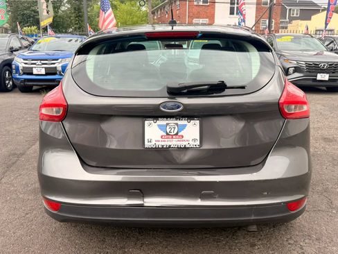 Used 2016 Ford Focus SE FWD image 6