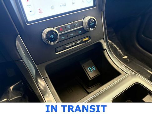 Used 2024 Ford Edge Titanium image 18