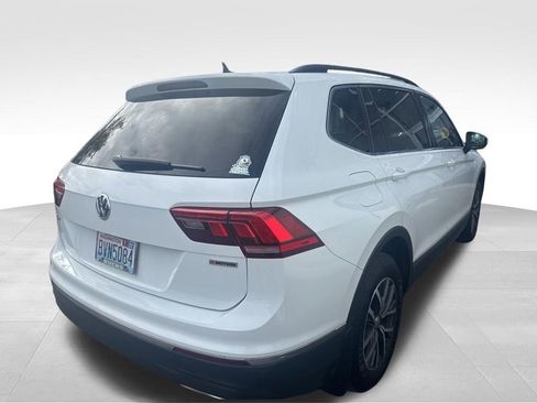 Used 2020 Volkswagen Tiguan SE image 16