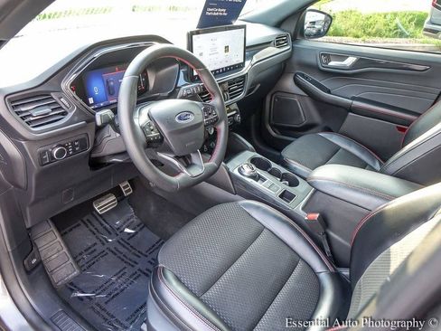 Used 2024 Ford Escape ST-Line w/ Tech Pack #1 AWD/4WD image 10