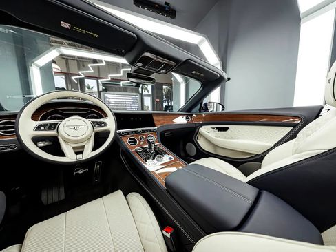 Used 2022 Bentley Continental GT AWD/4WD image 2