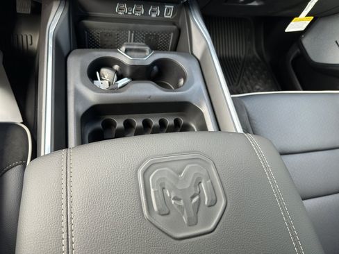 New 2026 RAM 1500 Laramie AWD/4WD image 21