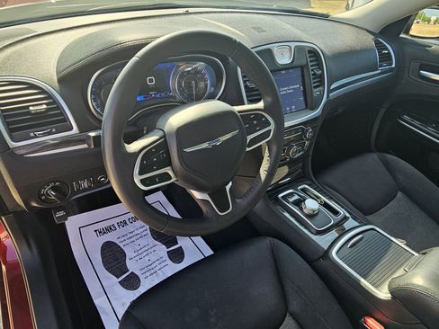 Used 2022 Chrysler 300 Touring w/ Sport Appearance Package image 16