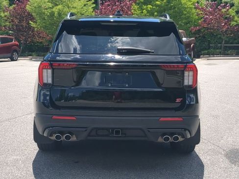 Certified 2025 Ford Explorer ST AWD/4WD image 5