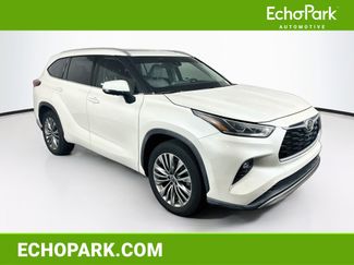 Used 2021 Toyota Highlander Platinum FWD video 1