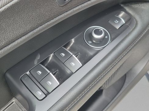 Used 2024 Alfa Romeo Stelvio Veloce AWD/4WD image 17