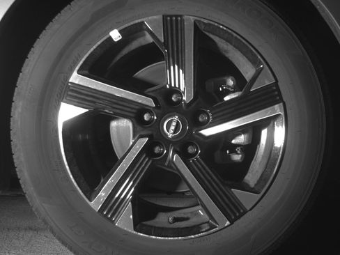 Used 2025 Nissan Sentra SV FWD image 13