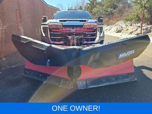 Used 2025 GMC Sierra 2500 SLE w/ SLE Value Package; image 3