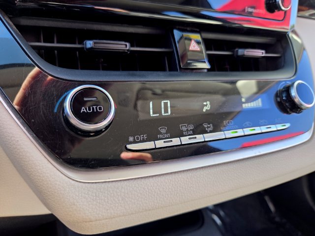 Used 2021 Toyota Corolla LE FWD image 23