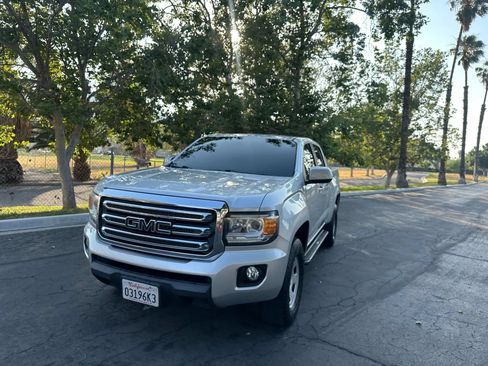 Used 2018 GMC Canyon SLE w/ SLE Convenience Package RWD image 6