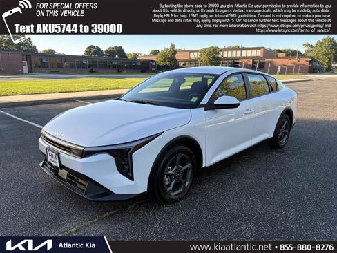 Used 2025 Kia K4 FWD image 1