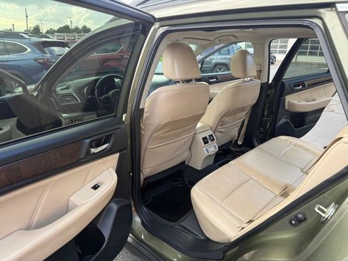 Used 2019 Subaru Outback 2.5i Limited AWD/4WD image 12