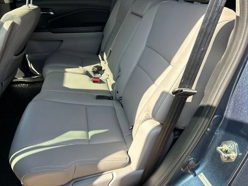Used 2016 Honda Pilot Touring image 11