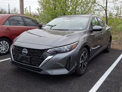 Used 2024 Nissan Sentra SV FWD image 3