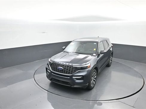 Used 2022 Ford Explorer ST-Line image 18