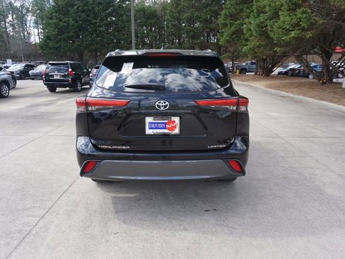 Used 2021 Toyota Highlander Limited image 23