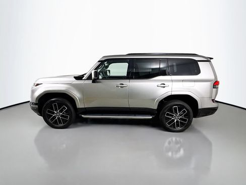 Used 2024 Lexus GX 550 AWD/4WD image 8