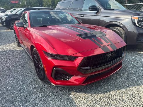 Used 2024 Ford Mustang GT RWD image 2