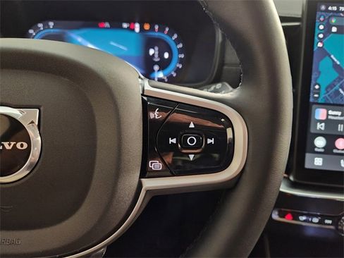 Used 2025 Volvo XC90 B5 Plus image 29