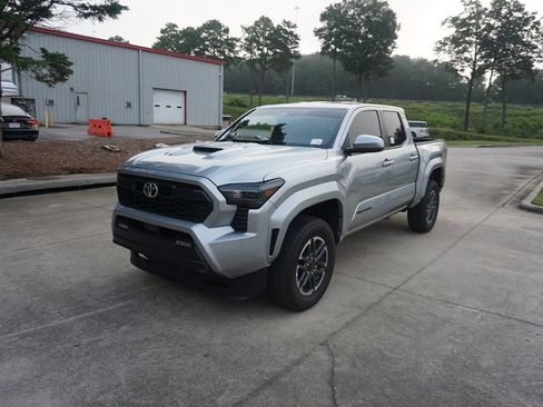 Used 2024 Toyota Tacoma TRD Sport w/ TRD Sport Upgrade Package AWD/4WD image 22