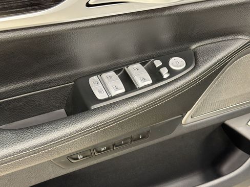 Used 2019 BMW 740i xDrive w/ M Sport Package AWD/4WD image 25